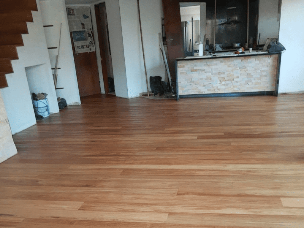 piso-de-madera-laminada-recepcion-1024x768